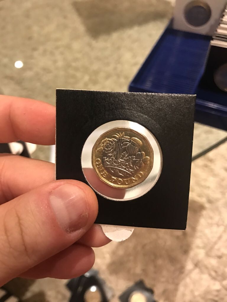 1983 £1 Royal Arms DateStamp