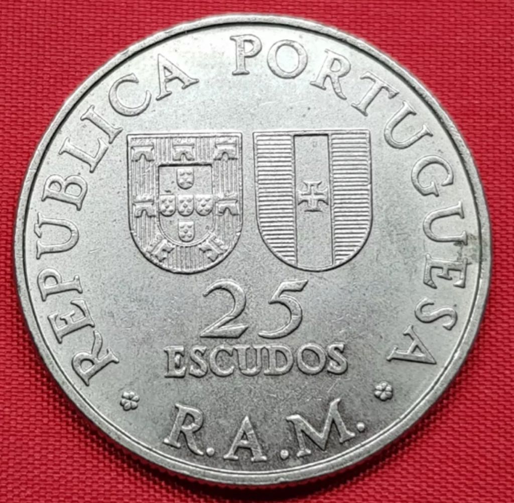 Portugal 25 Escudos  coin collectible - Main Image 2