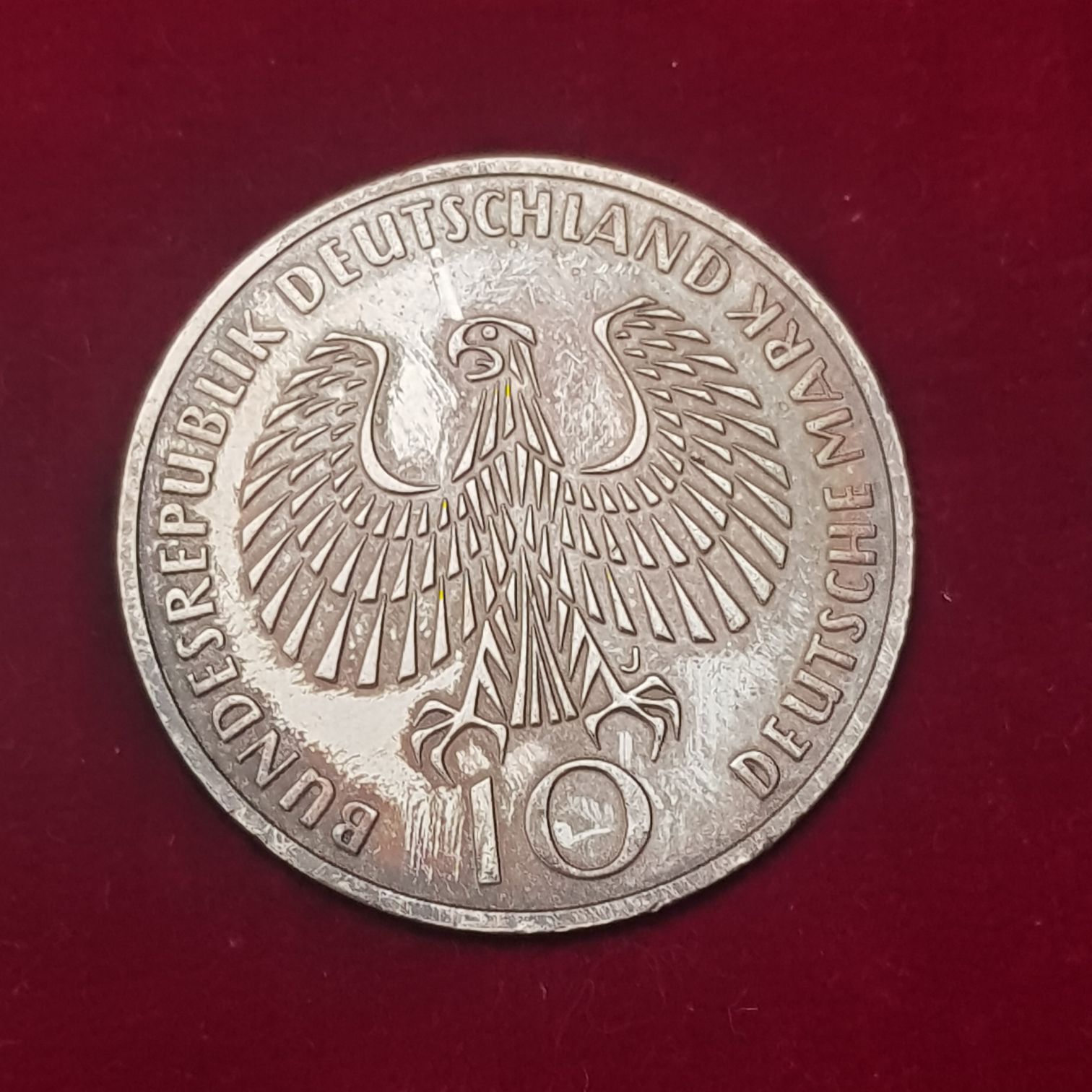 10 Marcos ( J )  coin collectible - Main Image 2