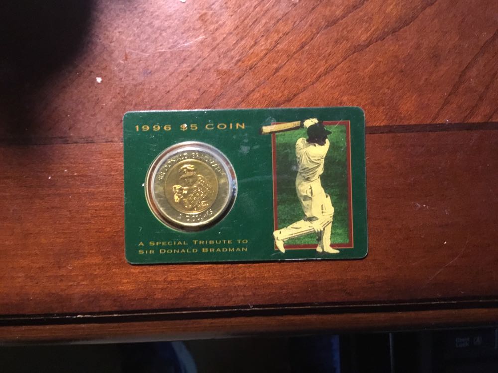 Sir Donald Bradman 1996 $5  coin collectible - Main Image 3