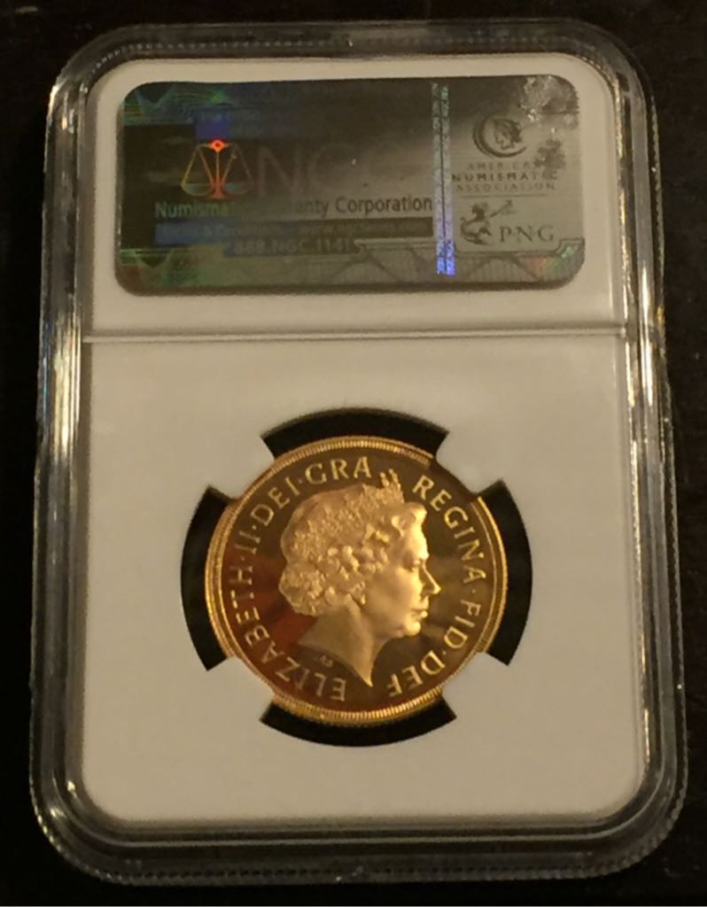 2004 2 Sovereign  coin collectible - Main Image 2