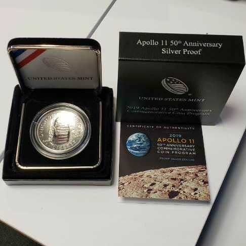 2019 Apollo 11 50th Anniversary: P S$1 - Uncirculated  coin collectible [Barcode 704786030854] - Main Image 3