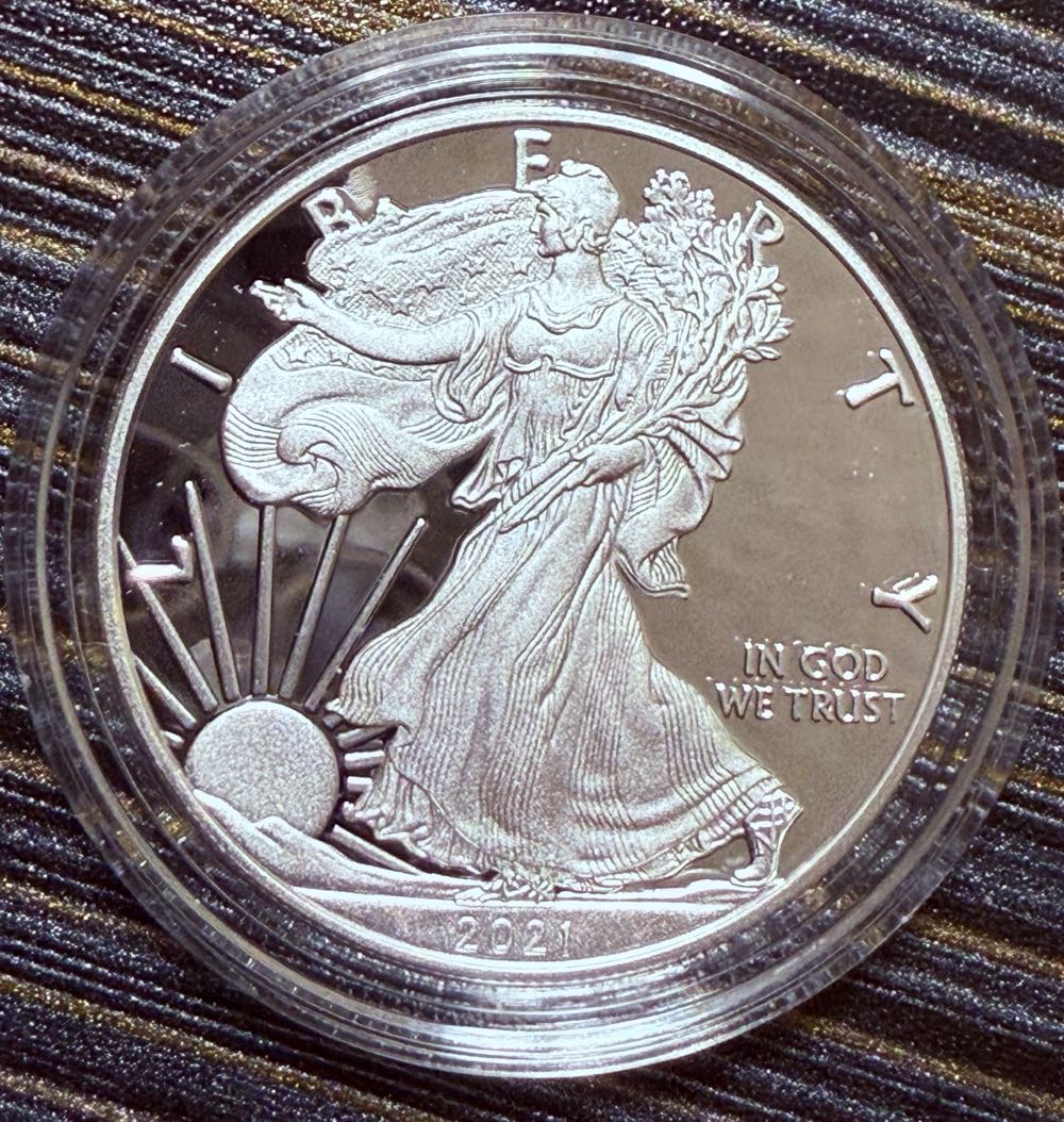 2019 American Eagle One Ounce Silver Proof  coin collectible [Barcode 704786030007] - Main Image 3