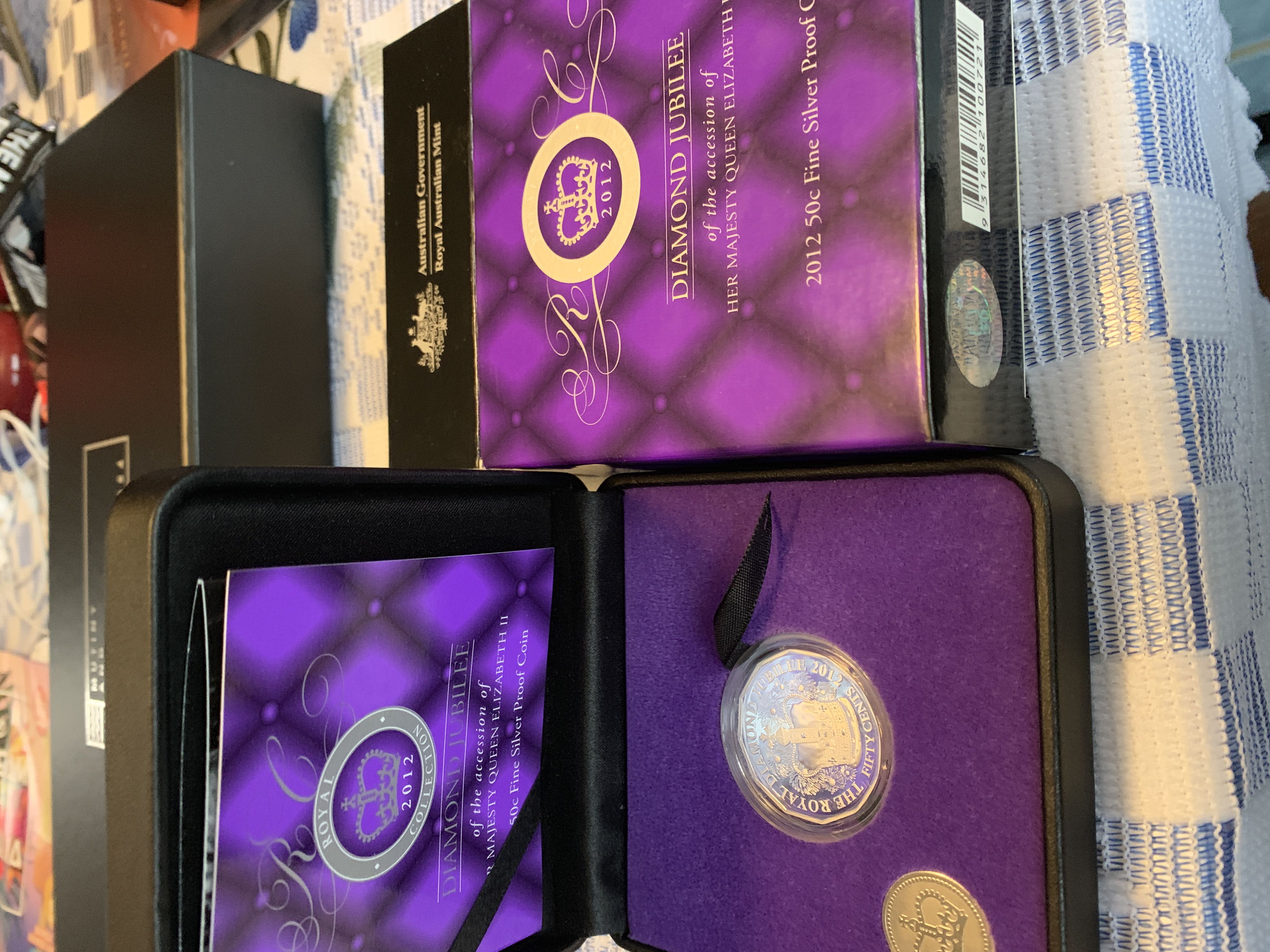 Diamond Jubilee   coin collectible [Barcode 9314682100721] - Main Image 2