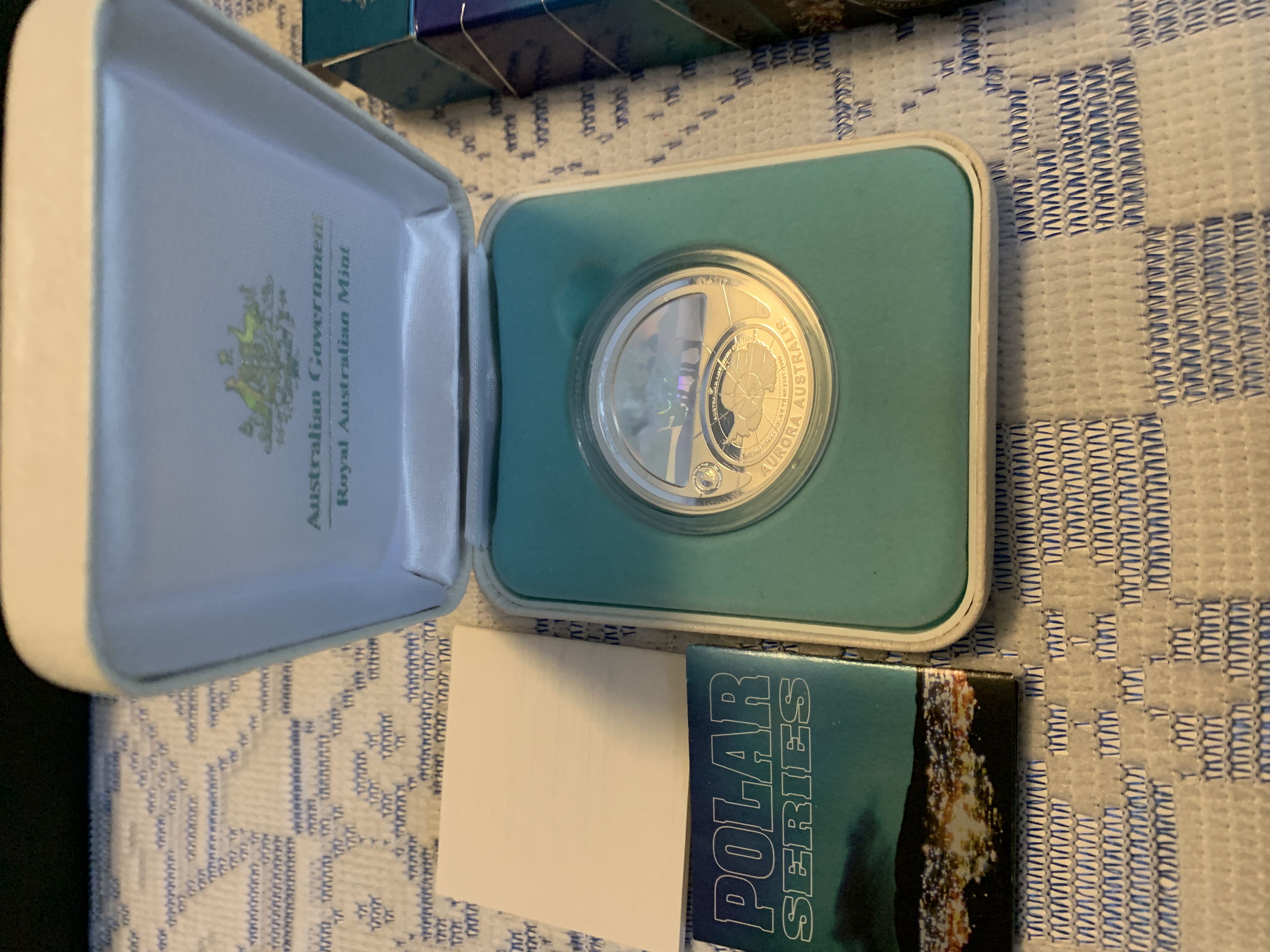 Aurora Australis  coin collectible [Barcode 9314688021808] - Main Image 3