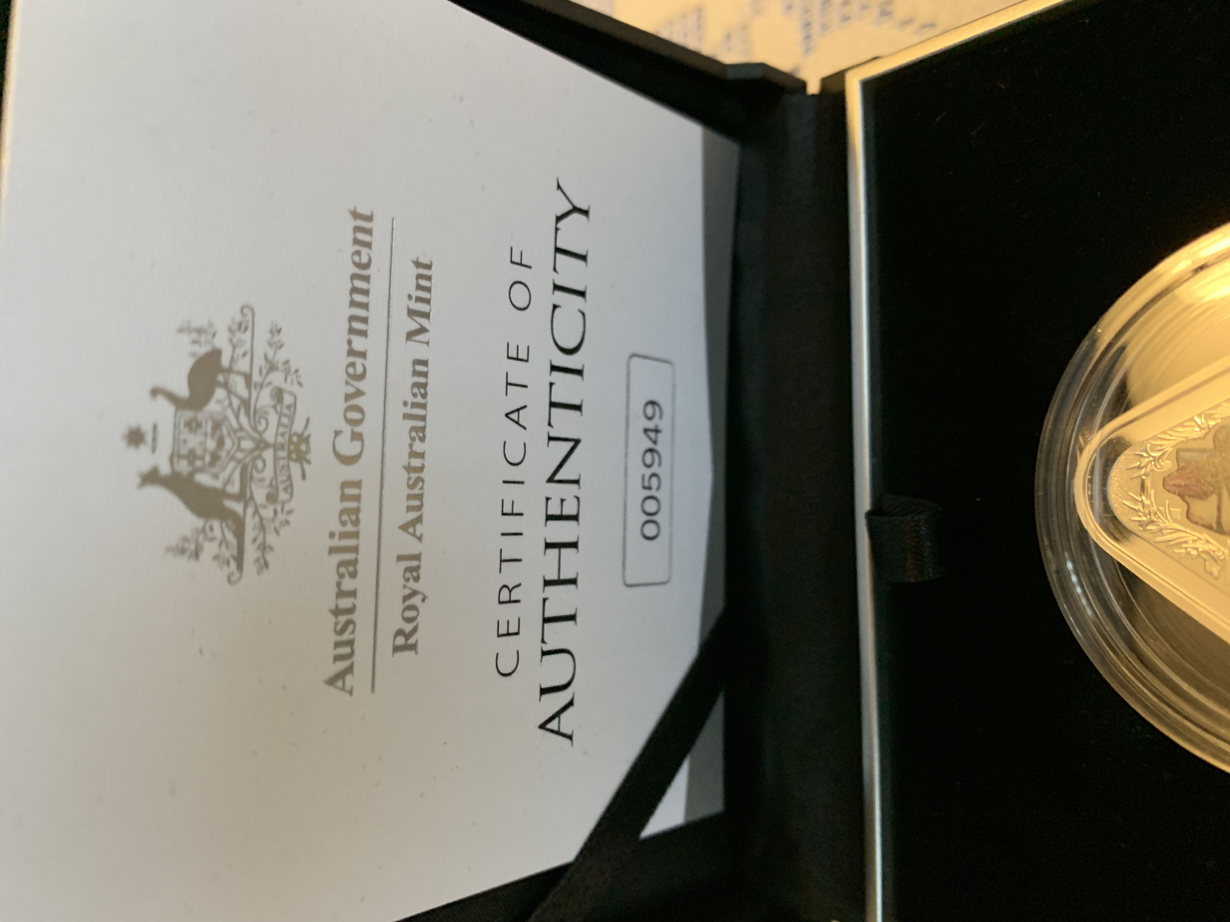 Remember The Fallen   coin collectible [Barcode 9314682105030] - Main Image 3