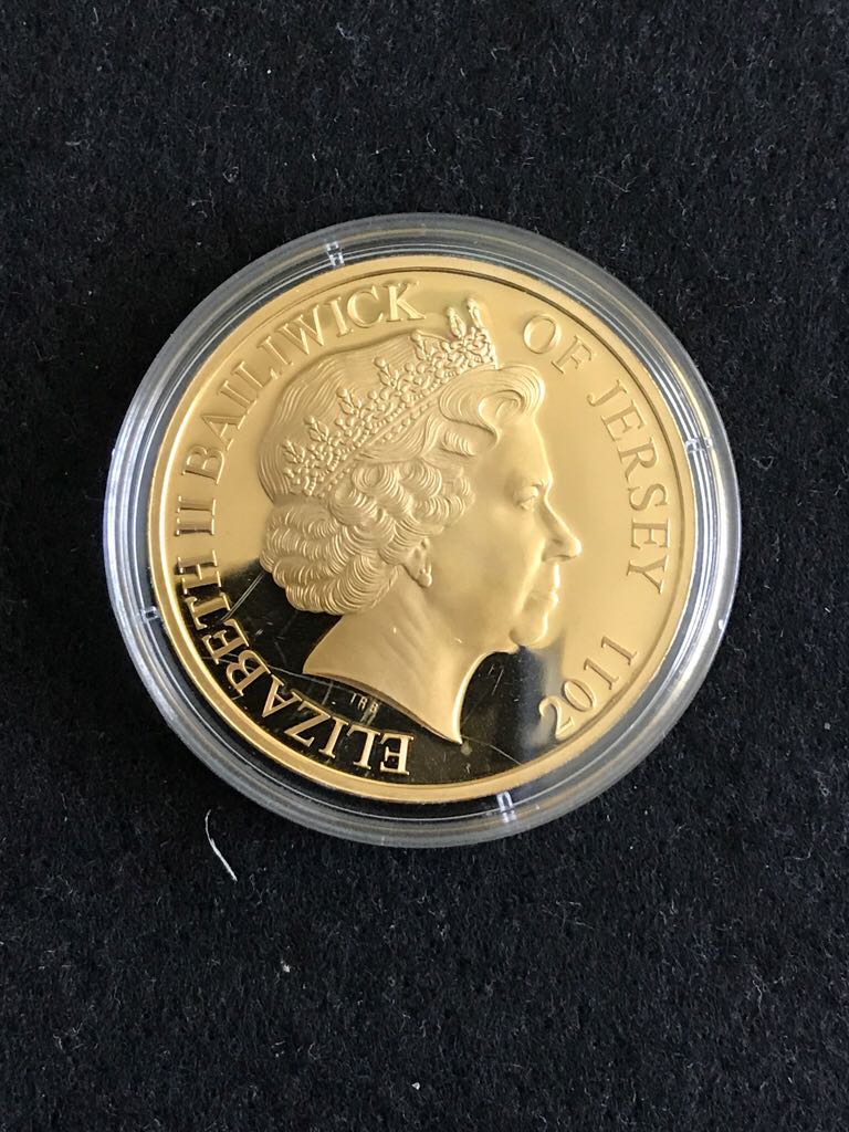Queen Elizabeth II Diamond Jubilee Crown  coin collectible - Main Image 2