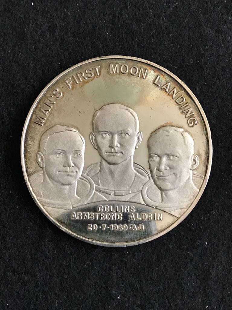 Man’s First Moon Landing Commemorative Medal  coin collectible - Main Image 2