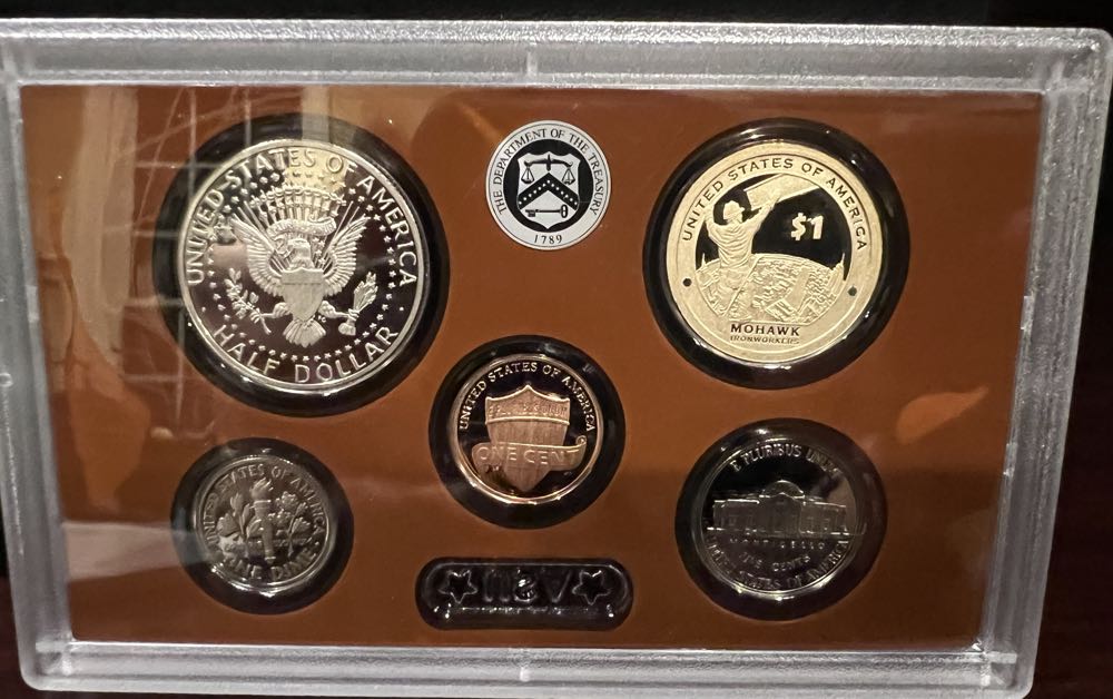 2015 United States Mint Proof Set 2015  coin collectible [Barcode 704785690875] - Main Image 2