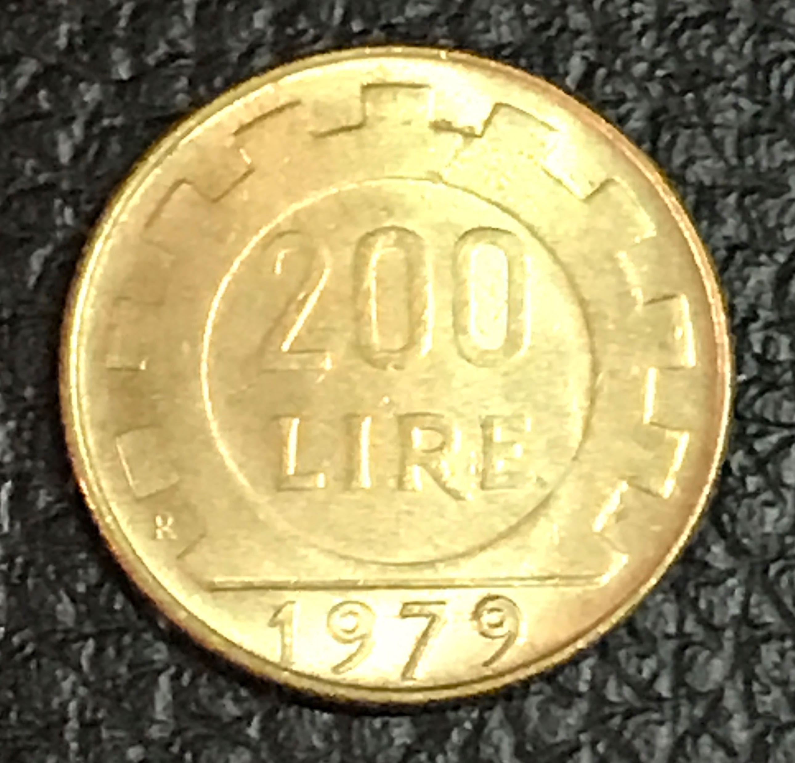 Italian 200 Lire  coin collectible - Main Image 2