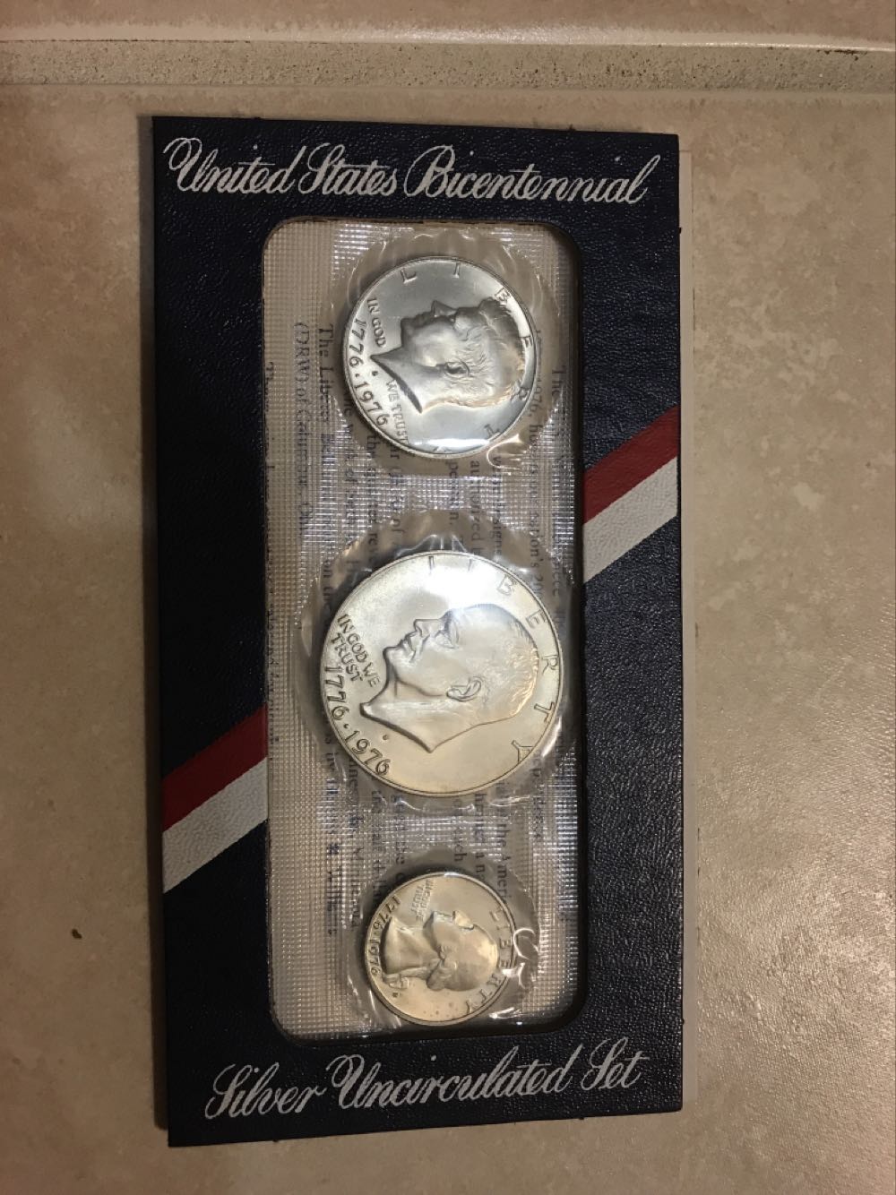 1776-1976 bicentennial silver uncirculated set  coin collectible - Main Image 2