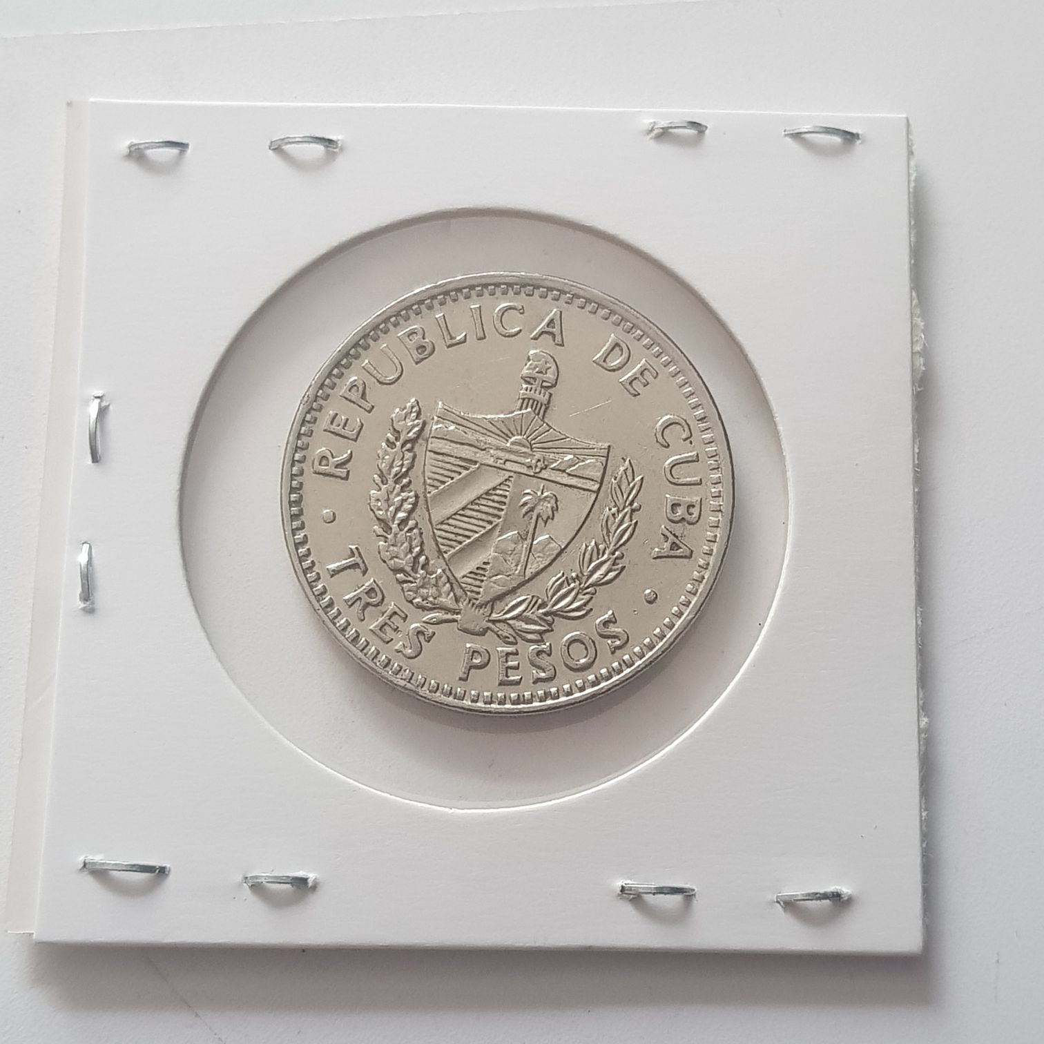 3 Pesos  coin collectible - Main Image 2