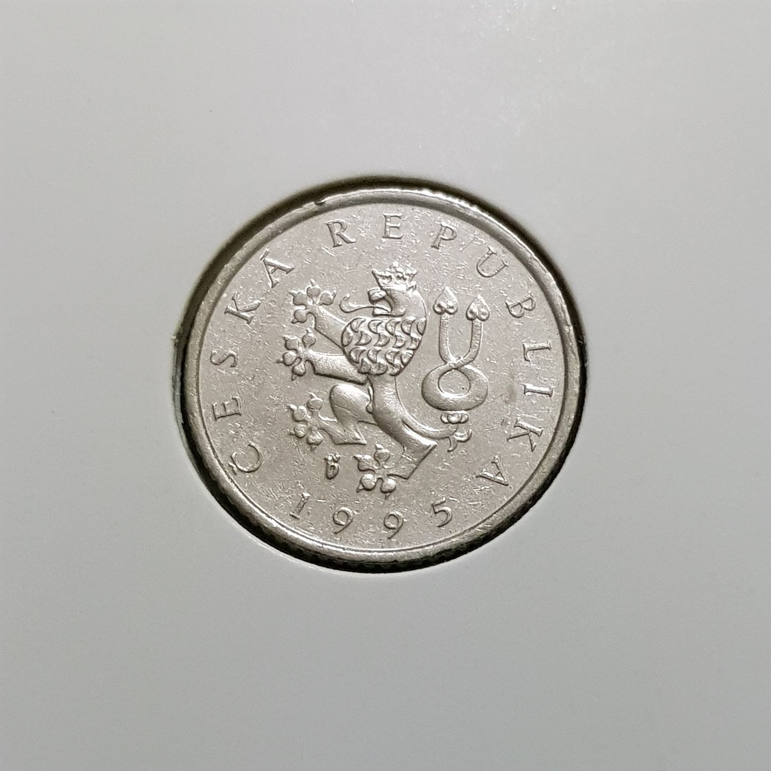 Una Koruna  coin collectible - Main Image 2