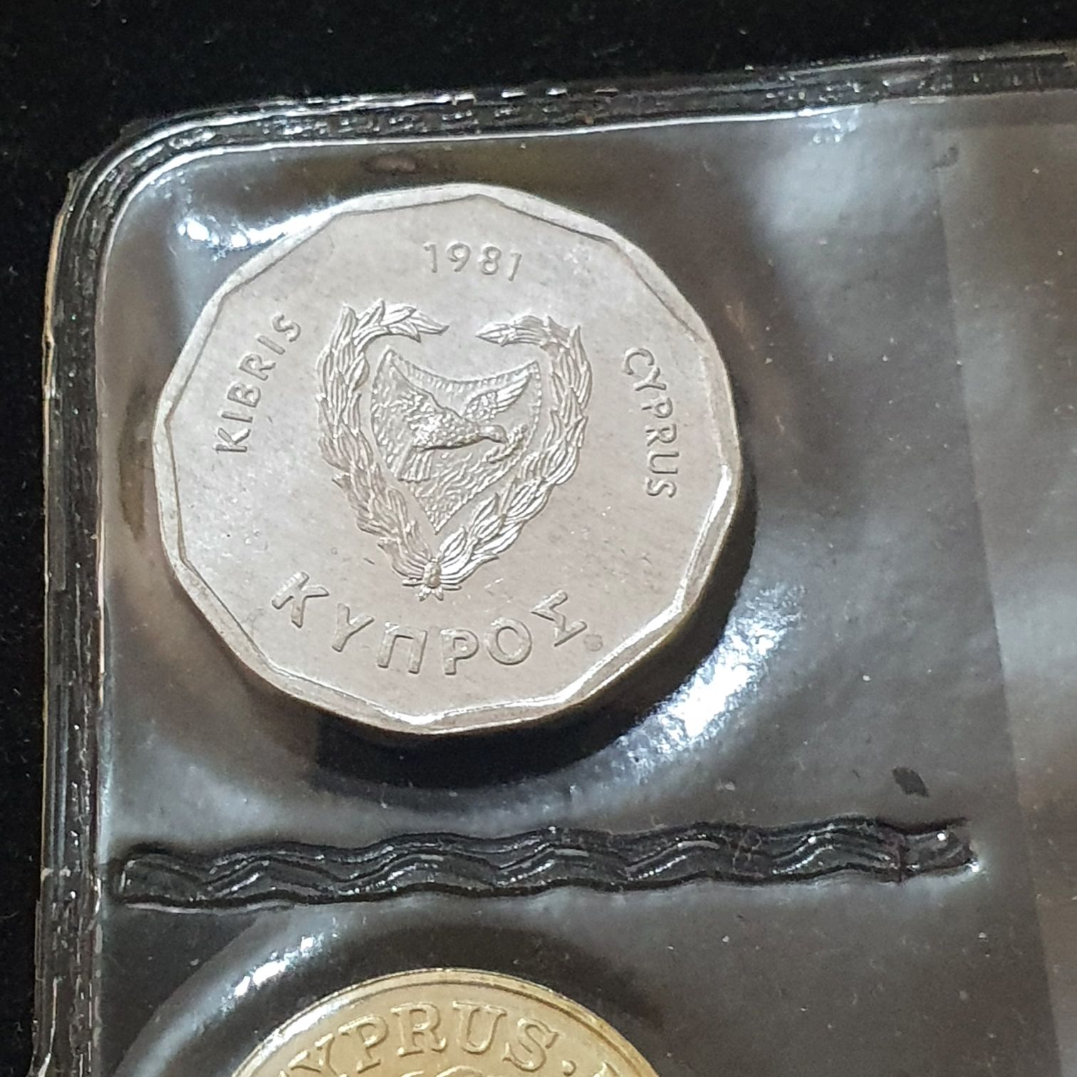 .05 Centavos  coin collectible - Main Image 2