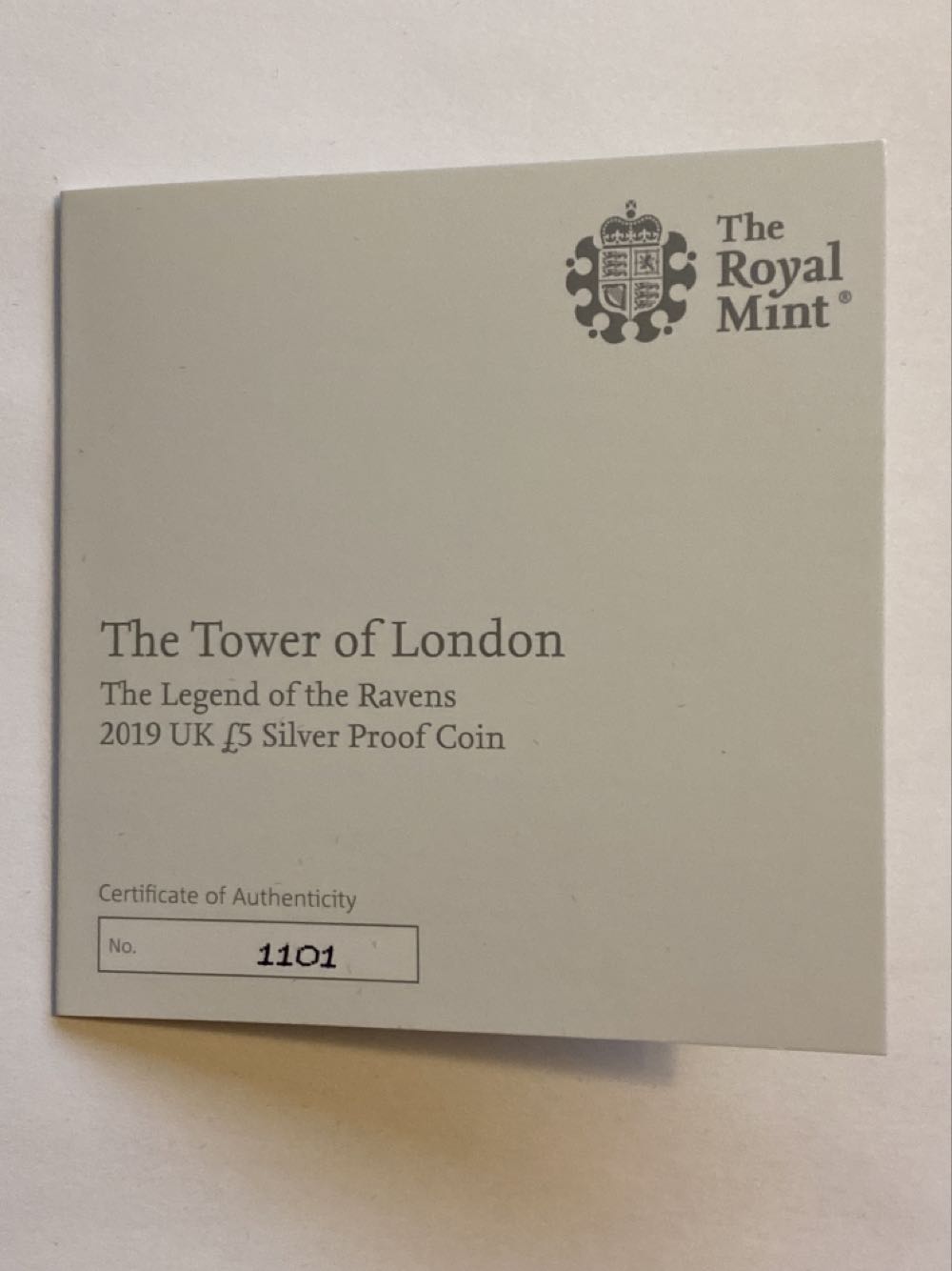 RM - Tower of London Legend Of The Ravens  coin collectible [Barcode 5026177418641] - Main Image 2