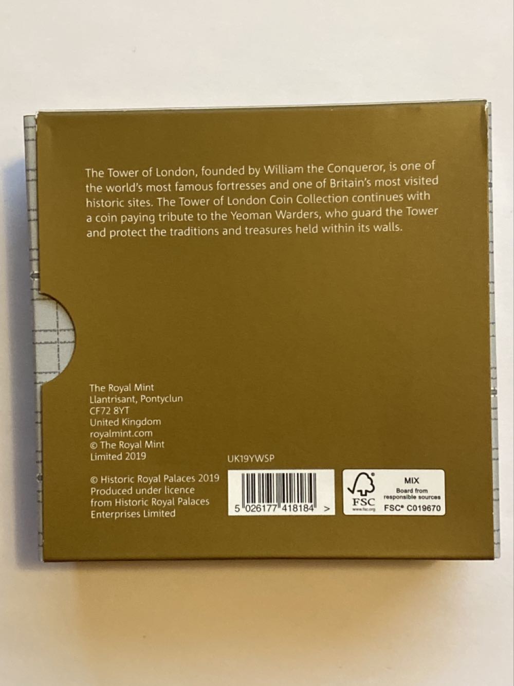 RM - Tower of London Yeoman Warders  coin collectible [Barcode 5026177418184] - Main Image 4