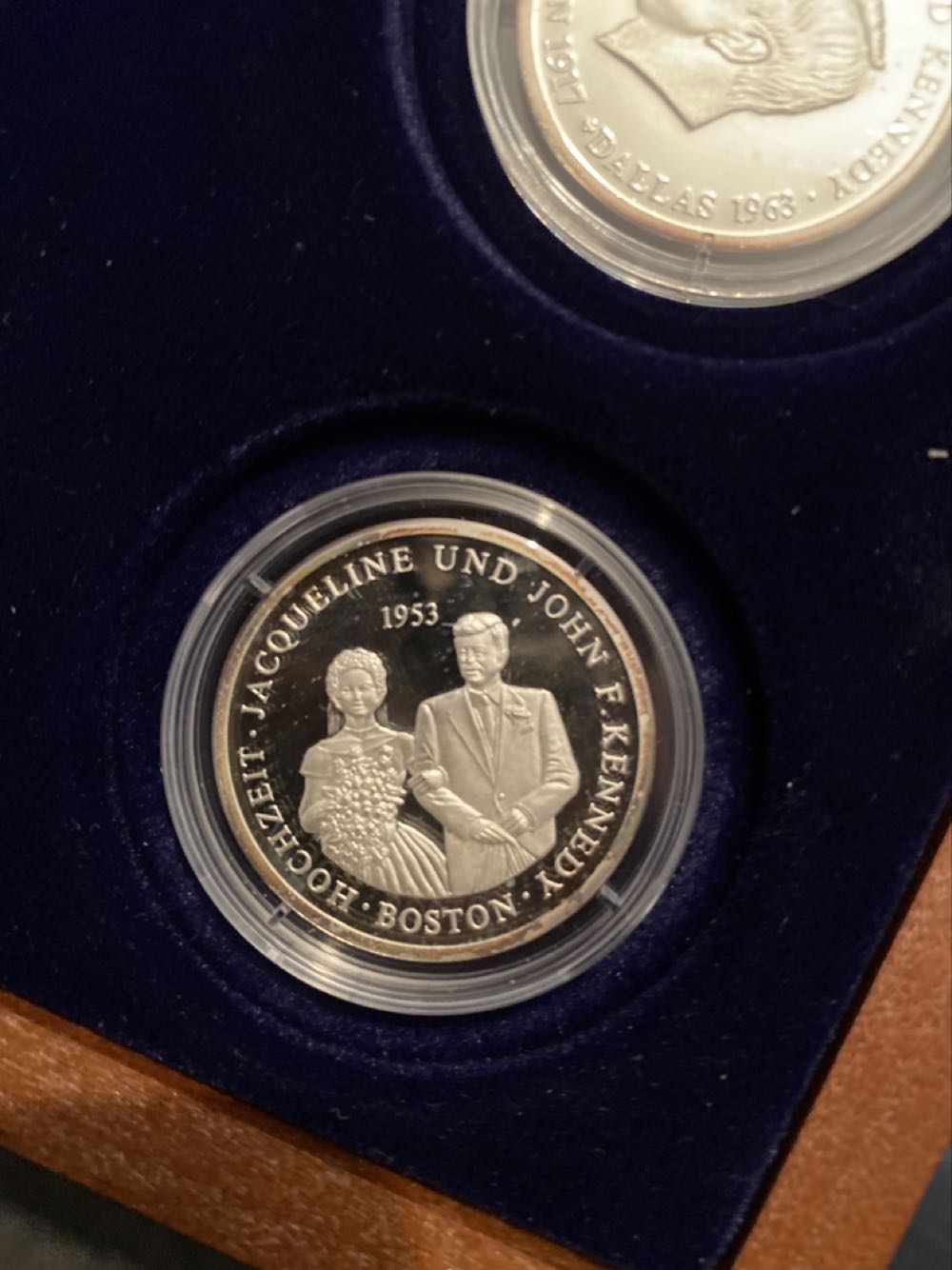 John F Kennedy  coin collectible - Main Image 3