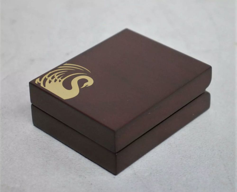 The Perth Mint Star Trek Deep Space Nine Latinum Slip 1oz Gold Plated Silver Bar  coin collectible [Barcode 9327025032290] - Main Image 4