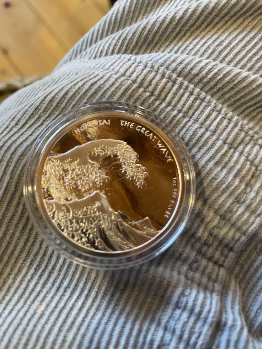 Fiji 1oz hokusai Wave  coin collectible - Main Image 2