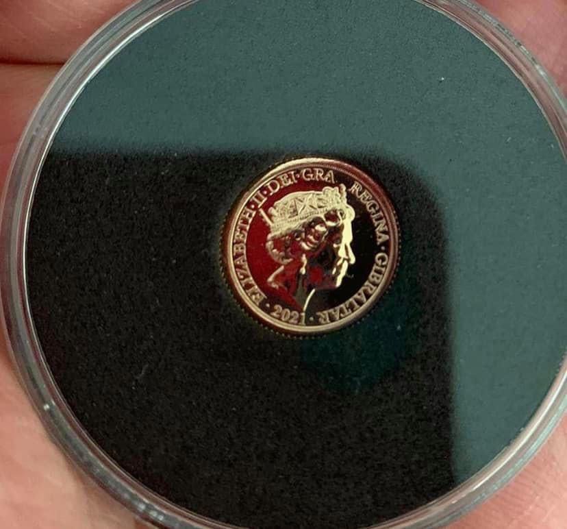 2020 Quarter Sovereign  coin collectible - Main Image 2
