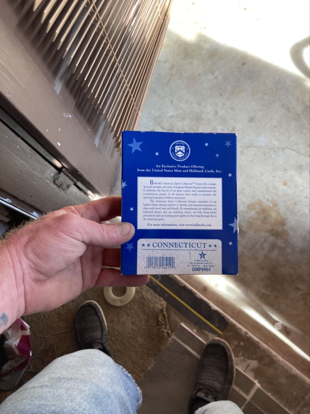 Hallmark American Spirit Collection Connecticut Quarter Honoring The Past Believing In The Future Uncirculated  coin collectible [Barcode 015012582192] - Main Image 3