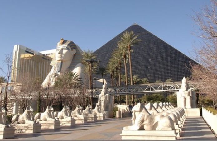 $1.00 Luxor  coin collectible - Main Image 4