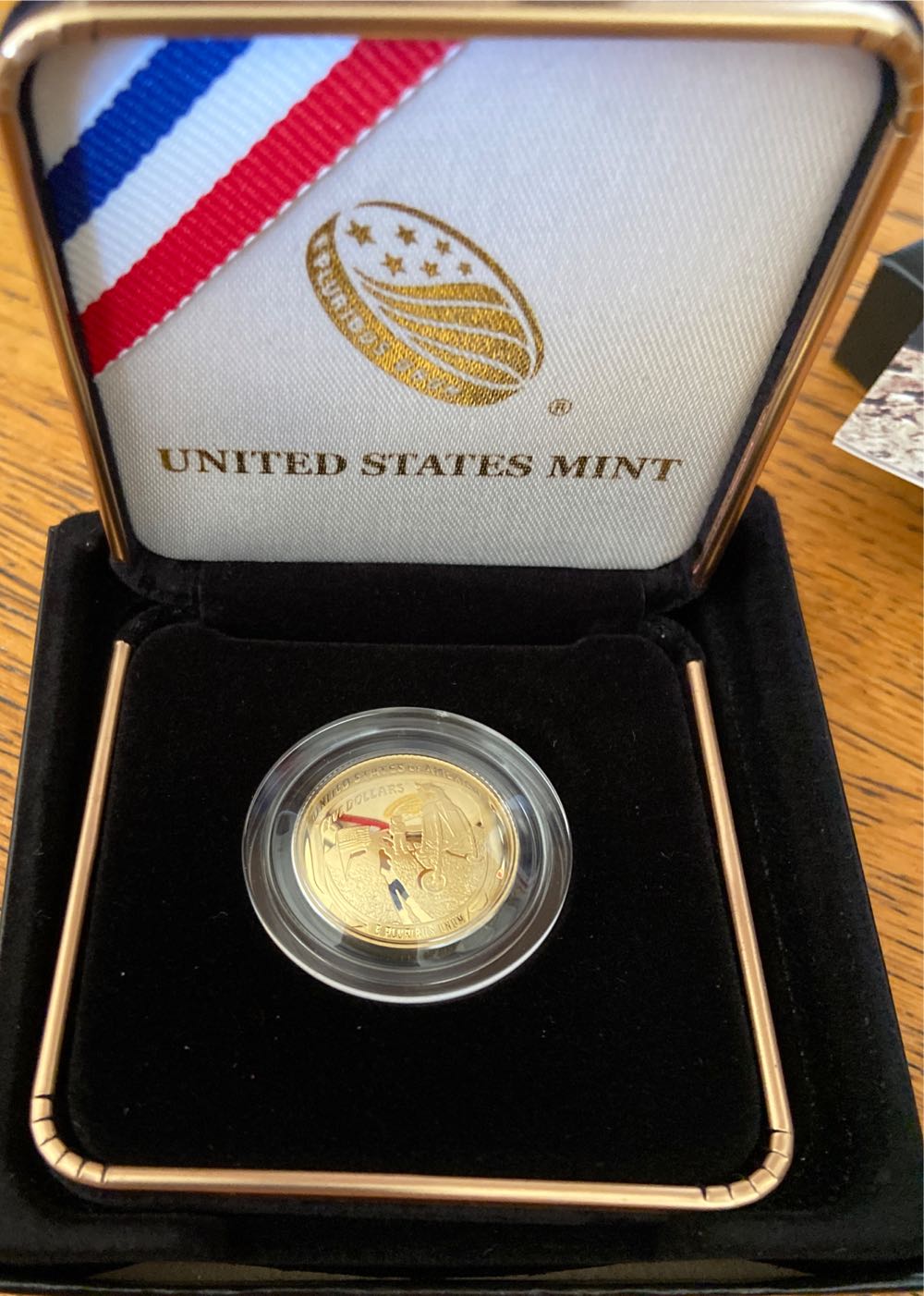 2019 Apollo 11 50th Anniversary commemorative Coin  coin collectible [Barcode 704786030830] - Main Image 2