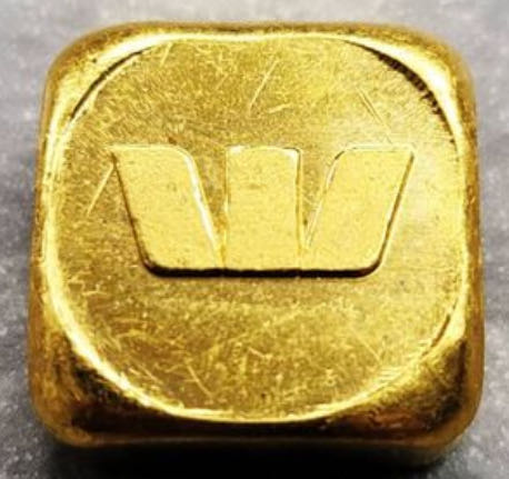 Disney Pirates Of The Carribean Medallion - I Never Surrender Mickey