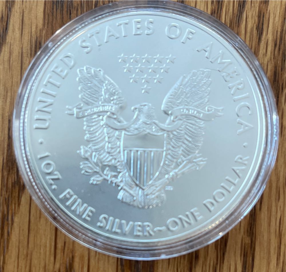 2016 US Mint American Eagle One Ounce Silver Uncirculated  coin collectible - Main Image 2