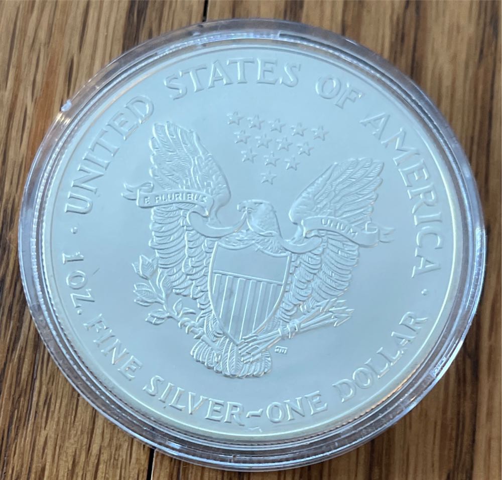 2002 US Mint American Eagle One Ounce Silver Uncirculated  coin collectible - Main Image 2