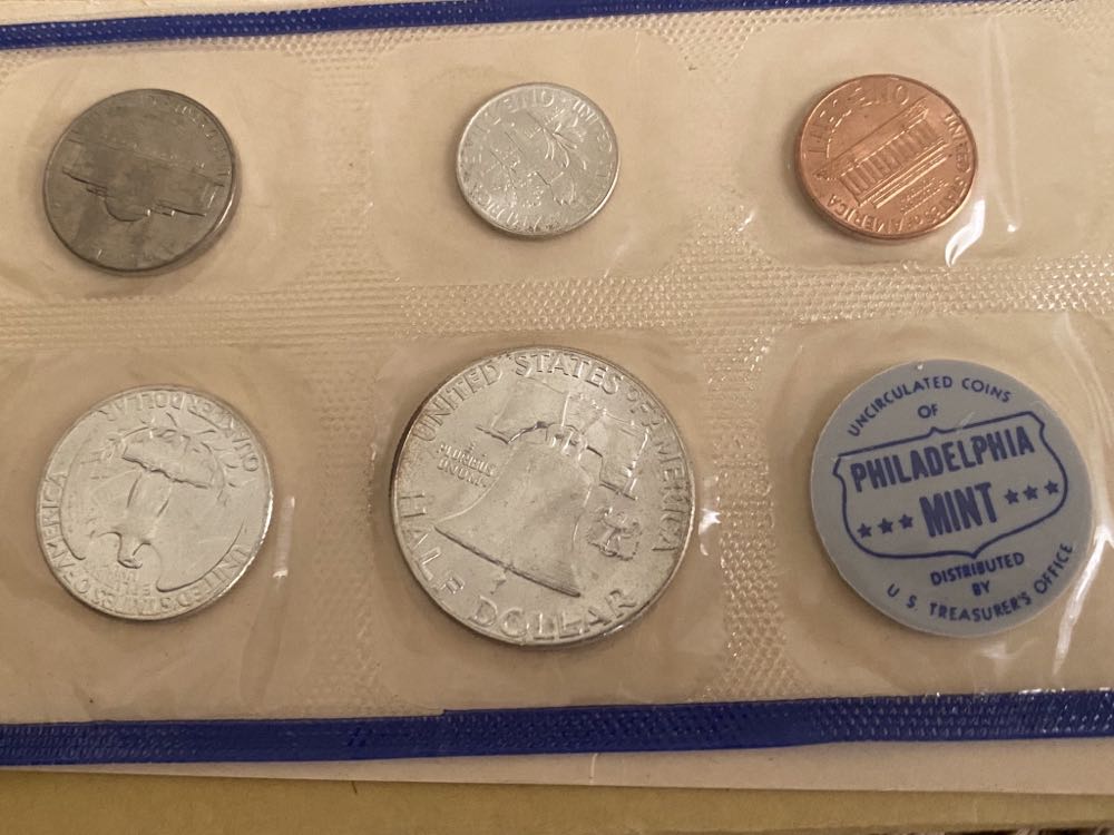1961 US Treasury Department Mint Set   coin collectible - Main Image 2