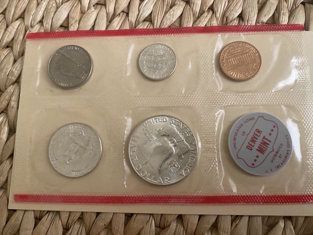 1961 US Treasury Department Mint Set   coin collectible - Main Image 3