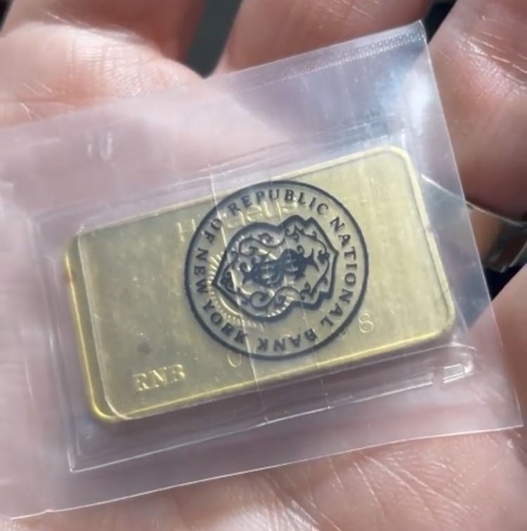 Heraeus/Republic Bank Of New York  coin collectible - Main Image 2