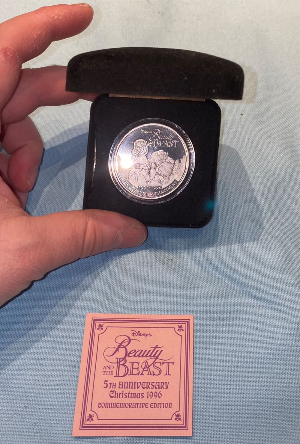 Beauty and the beast 5th anniversary  coin collectible - Main Image 3