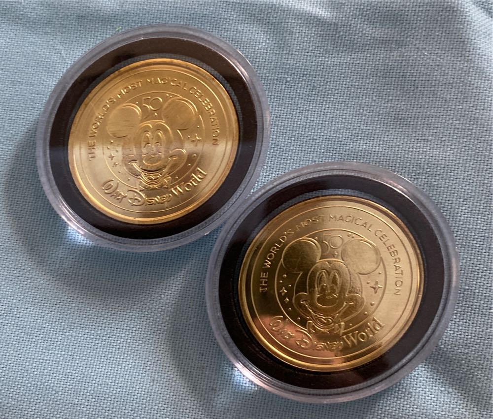 50th anniversary Cogsworth medallion  coin collectible - Main Image 2