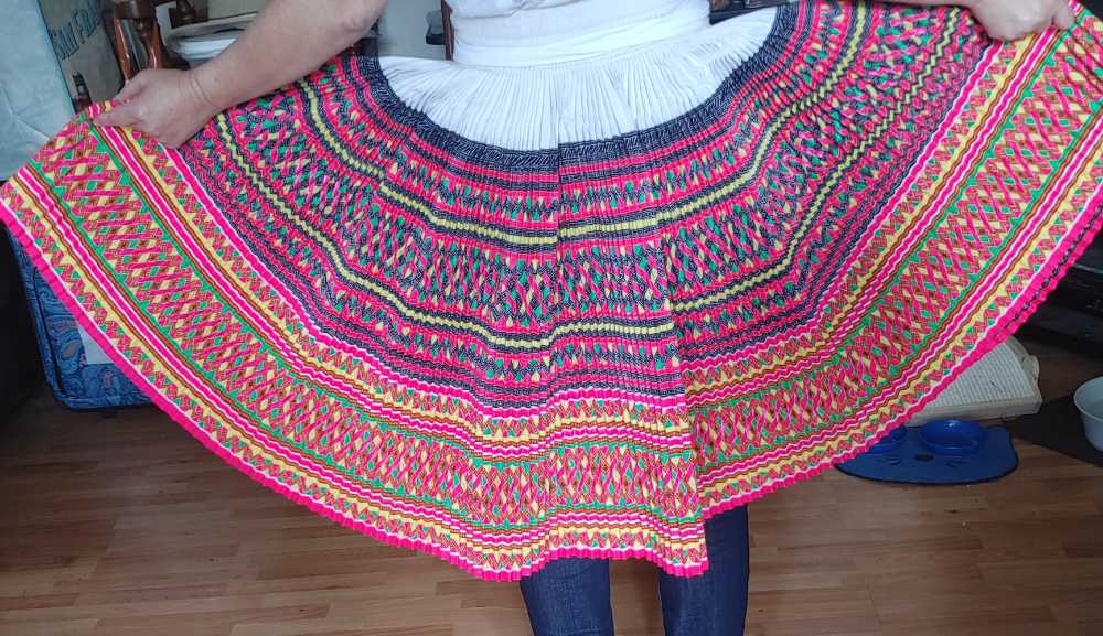 Hmoob Lees Skirts  coin collectible - Main Image 4