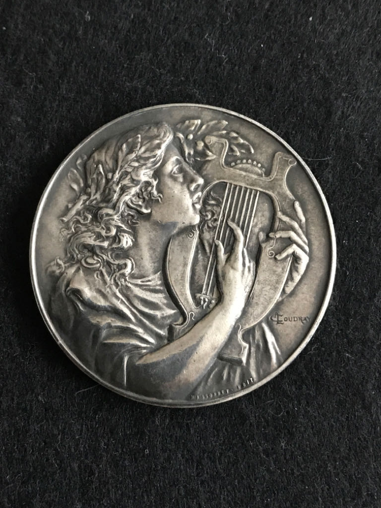 Un Dinero - Seated Liberty