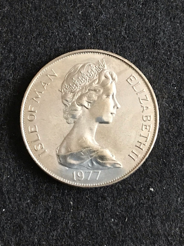 Queen’s Appeal Crown  coin collectible - Main Image 2