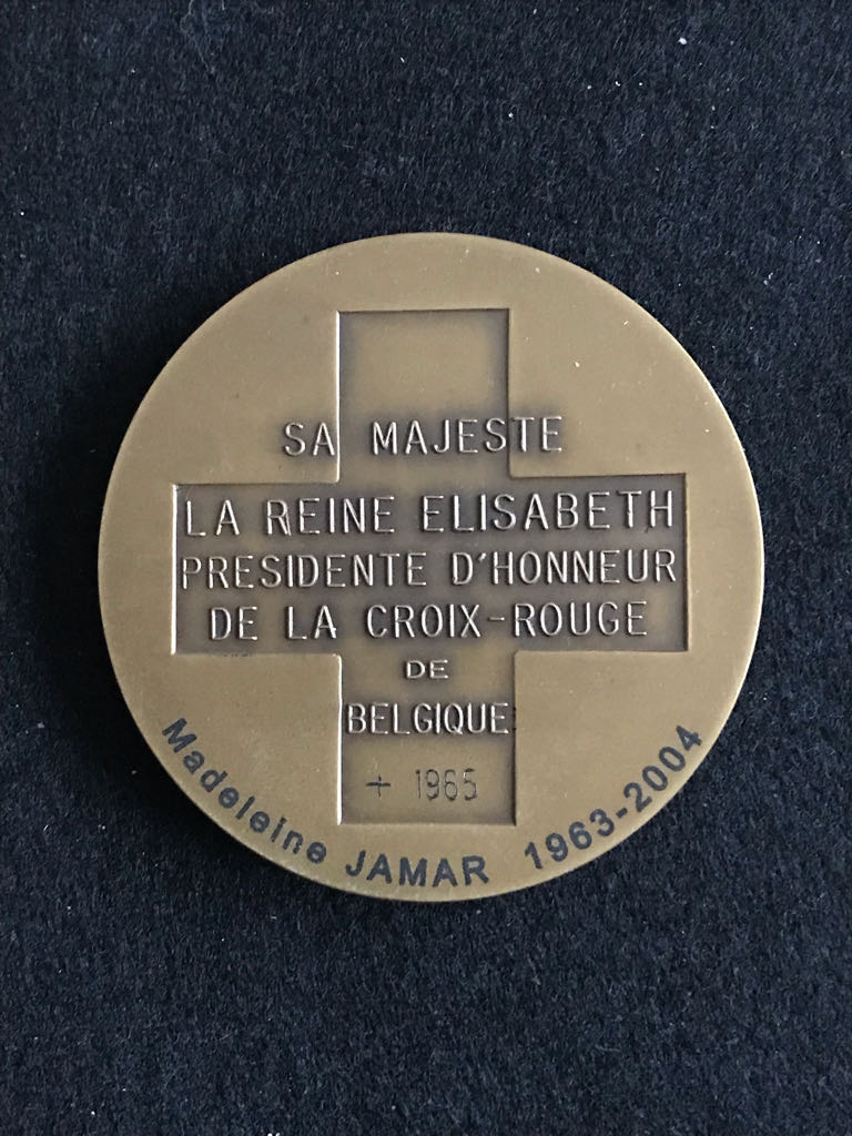Queen Elisabeth Belgium Red Cross Medal  coin collectible - Main Image 2