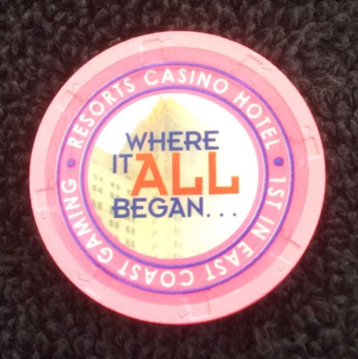 Resorts International AC Souvenir Casino Chip 1992  coin collectible - Main Image 2