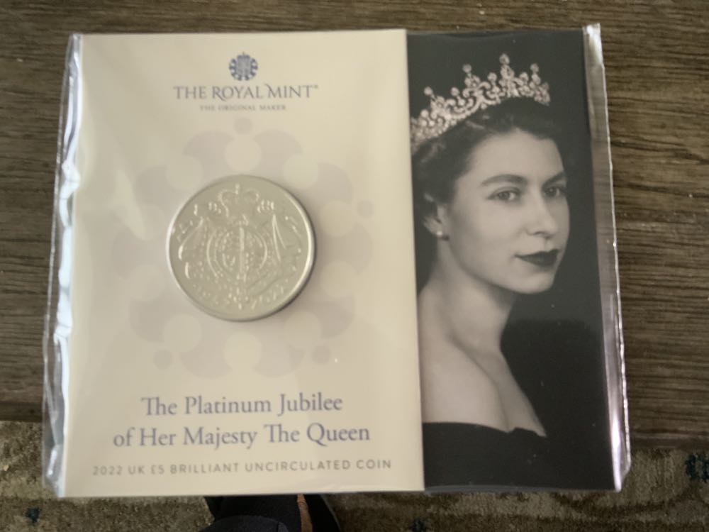 The. Platinum Jubilee Of Her Majesty The Queen  coin collectible [Barcode 5026177519591] - Main Image 2