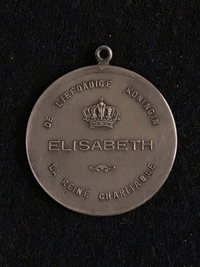 Elisabeth - The Charitable Queen Medal coin collectible - Main Image 2