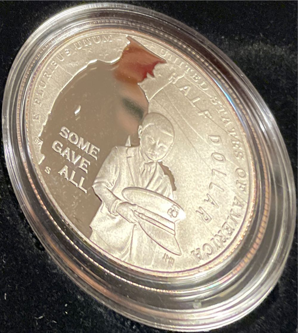 National Purple Heart Silver  coin collectible [Barcode 704786340076] - Main Image 3