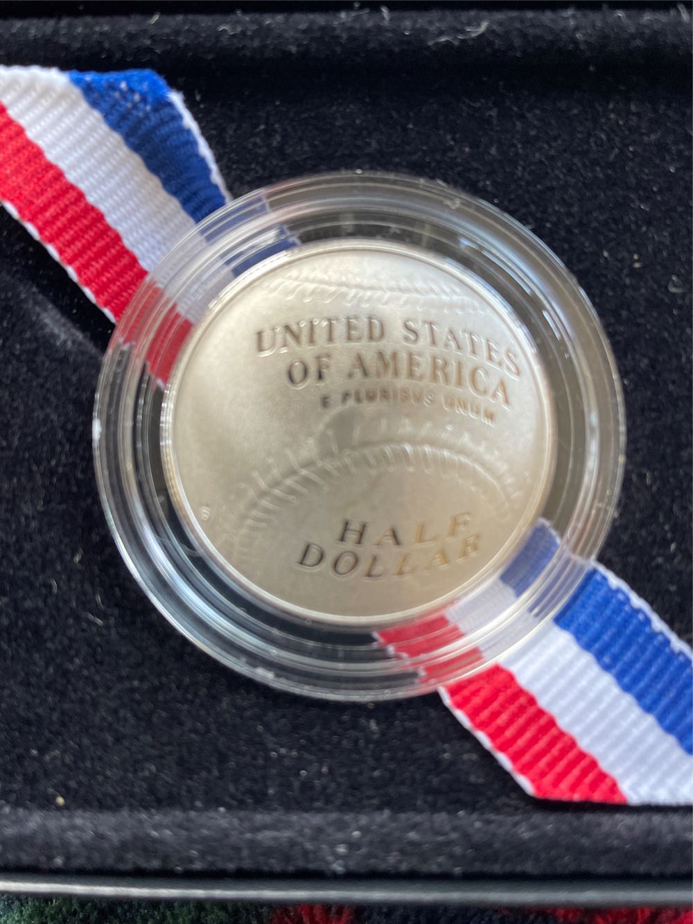 Pikachu (Gold Mirror Holofoil)