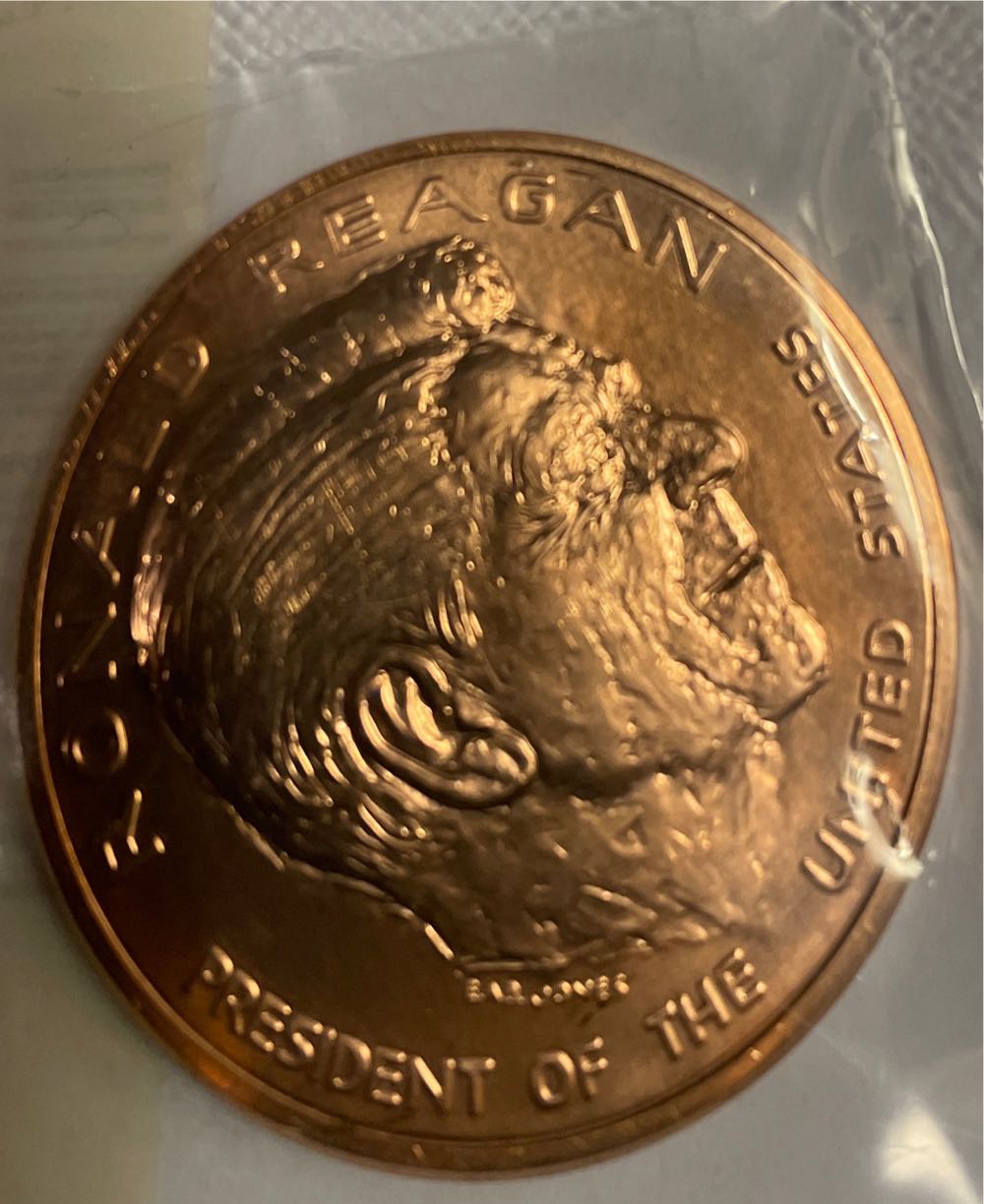United States Mint Ronald Reagan Bronze Medal 1 5 16 Inch  coin collectible [Barcode 704785012691] - Main Image 3