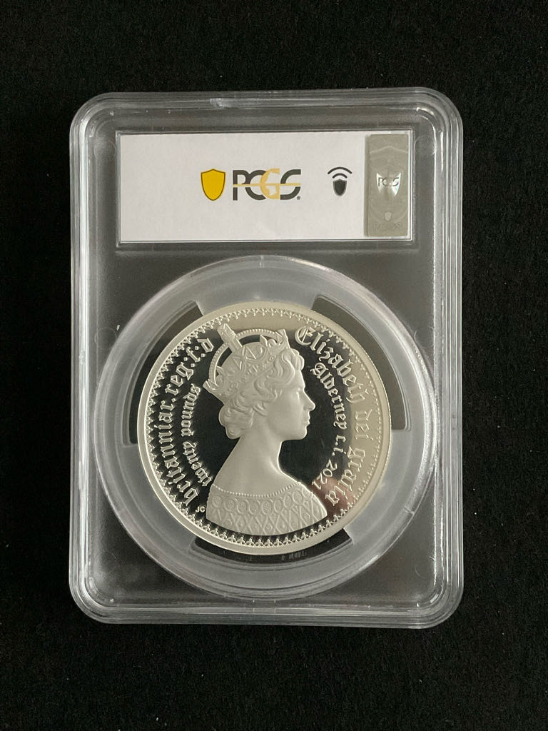 New Gothic Crown Shields 10oz  coin collectible - Main Image 2