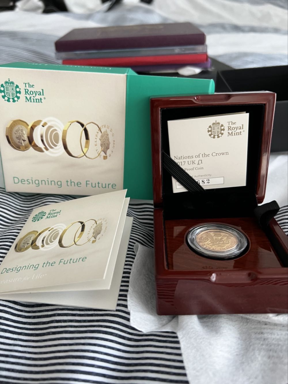 Nations Of The Crown  coin collectible [Barcode 5026177374527] - Main Image 3