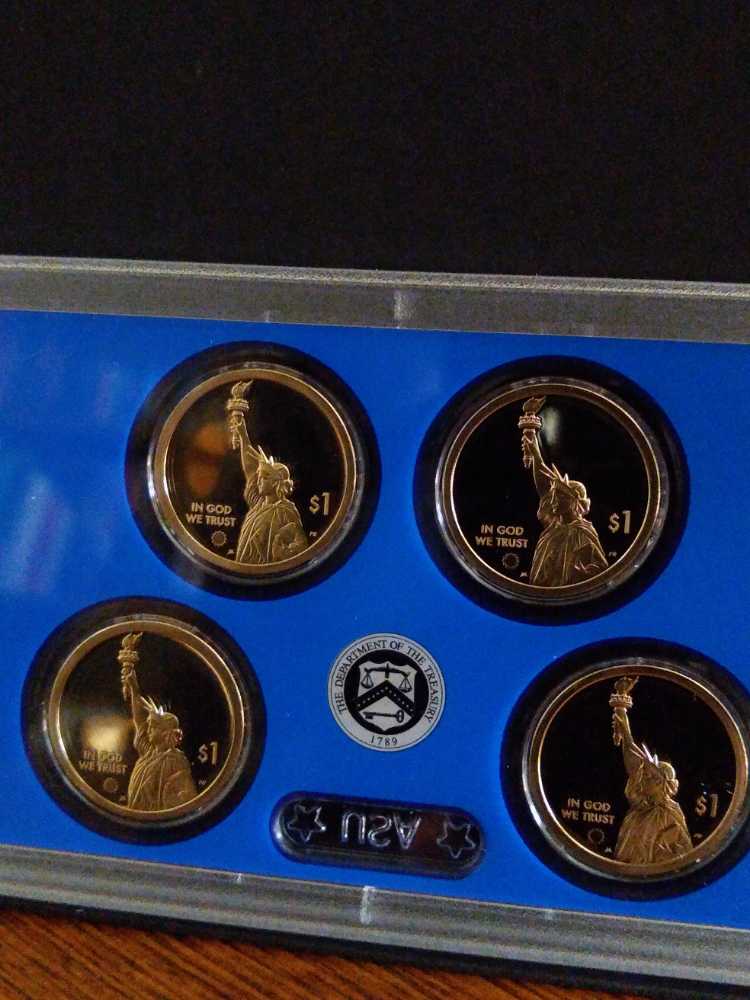 American Innovation Dollar 2019.D - PA Polio Vaccine  coin collectible - Main Image 3