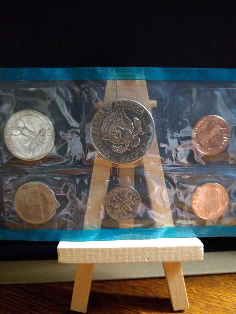 Uncirculated Philadelphia 1972 Coins  coin collectible - Main Image 2