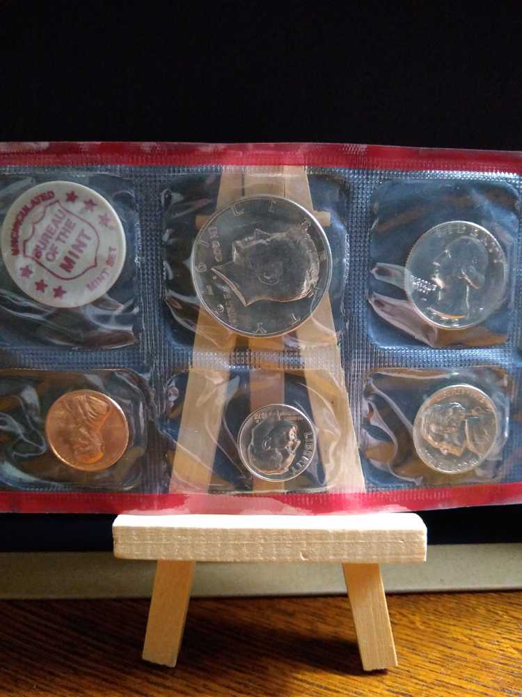 Peanuts® 55 Years of A Charlie Brown Christmas 1 oz Silver Round